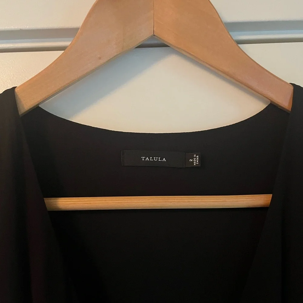 Aritzia Talula Long Flowy Cap-Sleeve Dress - Picture 3 of 14
